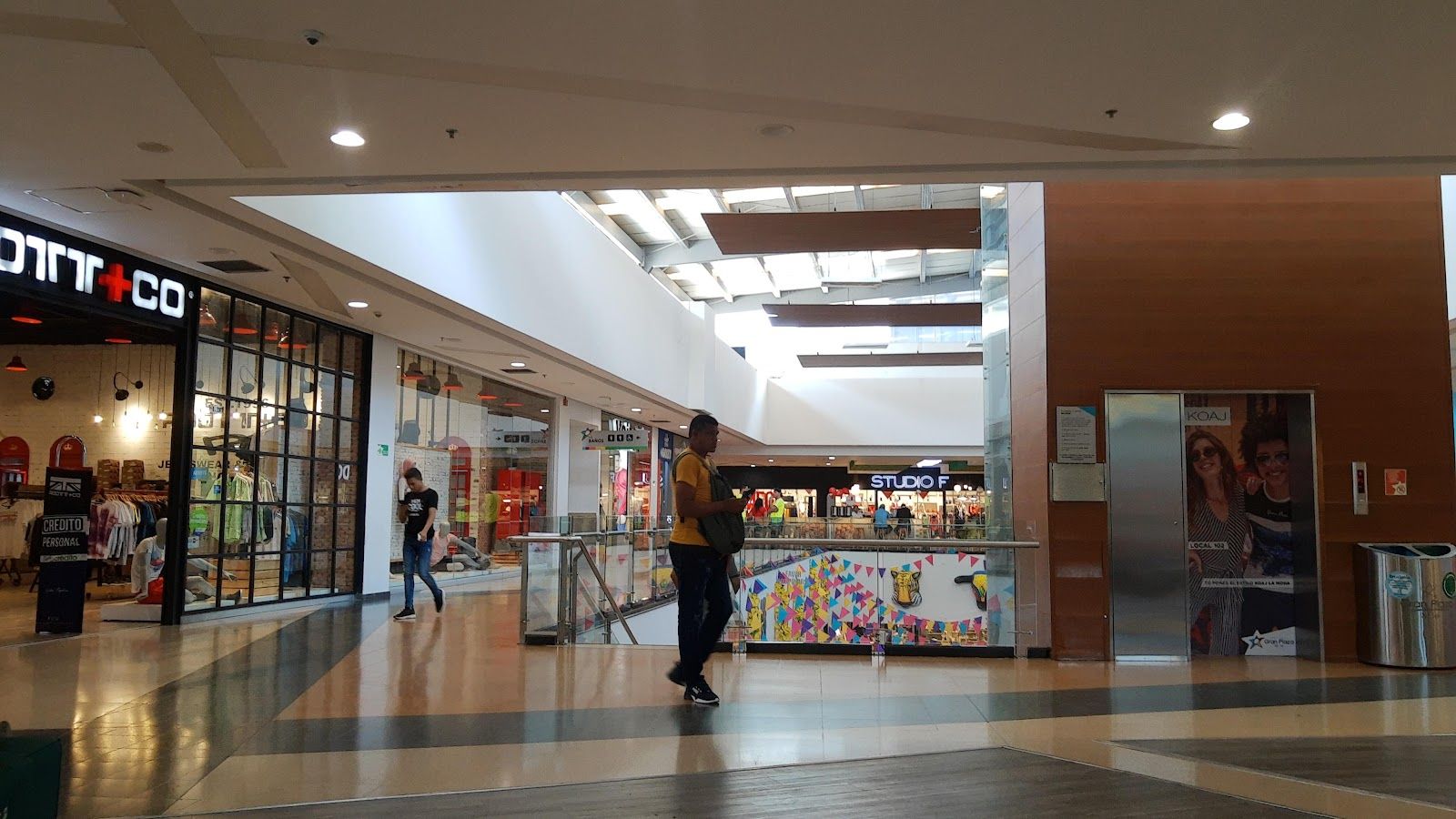 CENTRO COMERCIAL PORTAL DE LA 34