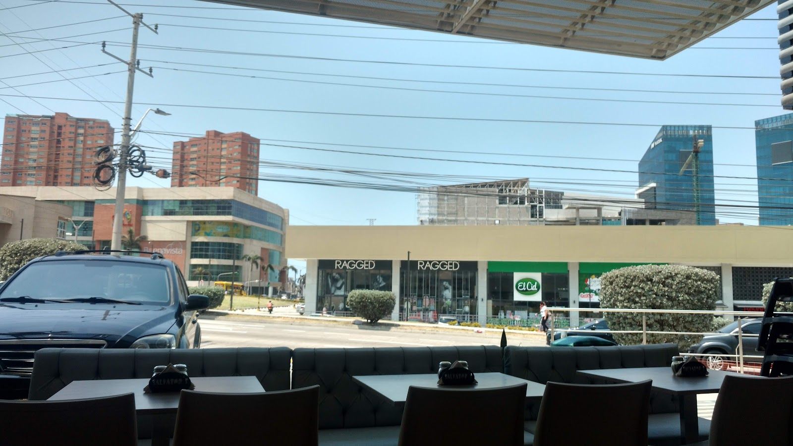 Centro Comercial Castellana Plaza
