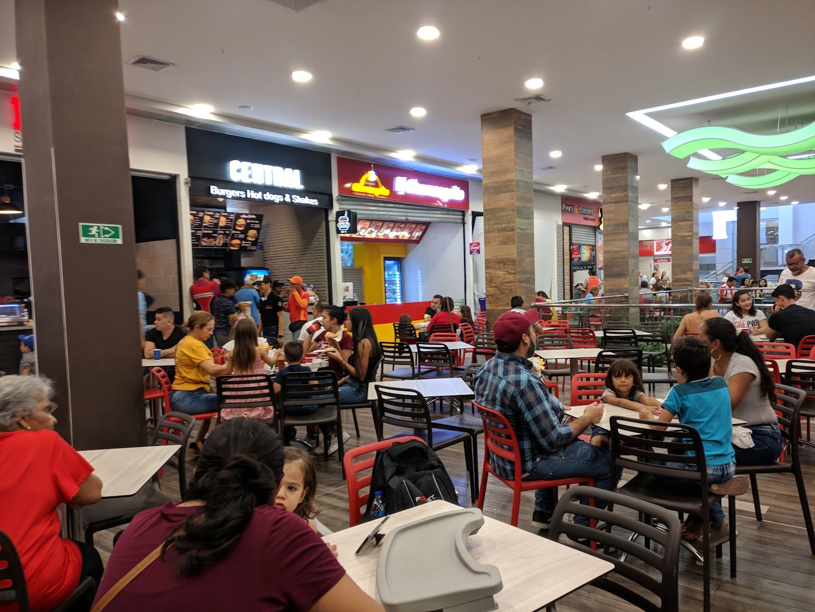 Centro Comercial Villa Carolina