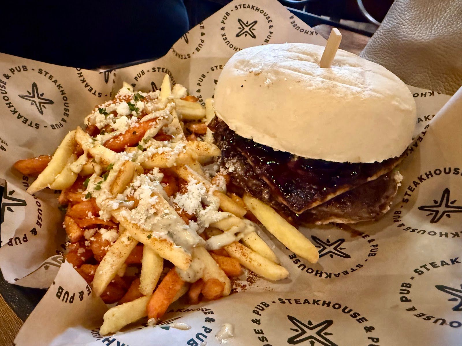 Porthos Steakhouse & Pub CC Viva
