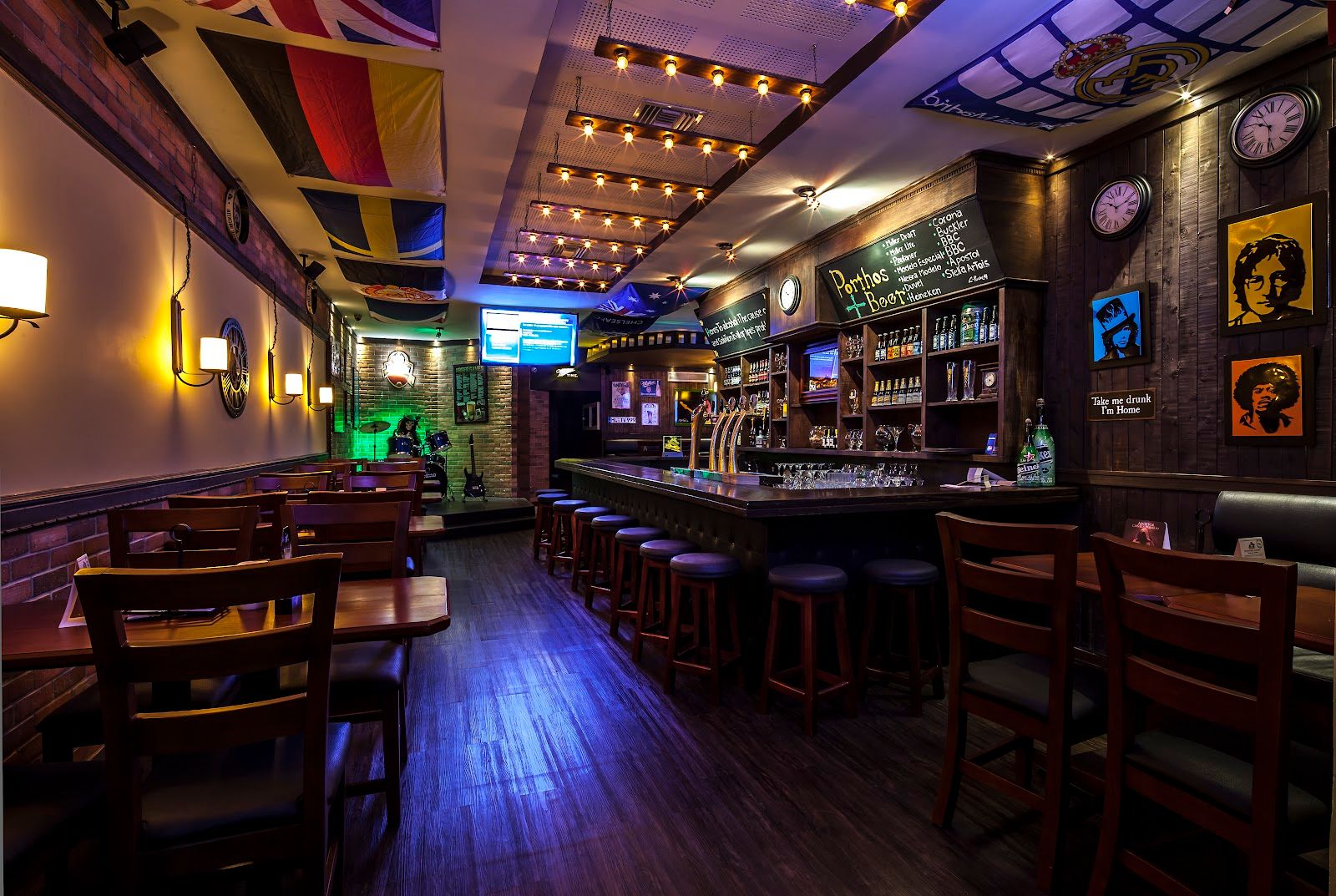 Porthos Steakhouse & Pub CC Viva