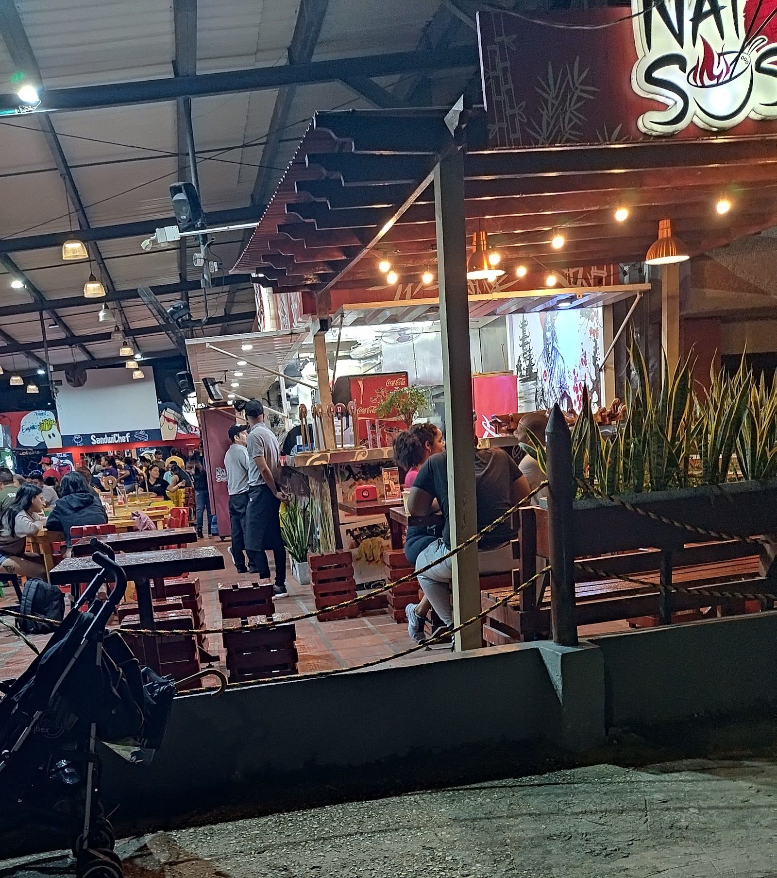 El Esquinazo Quillero - Plaza de Comidas